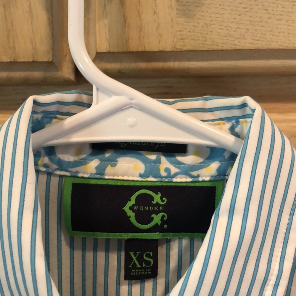 C.Wonder button down - Picture 8 of 9